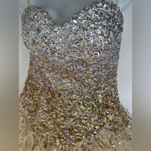 MORI LEE by Ruffled Organza with Corset Back Closure Paparazzi Read Description - Picture 4 of 15